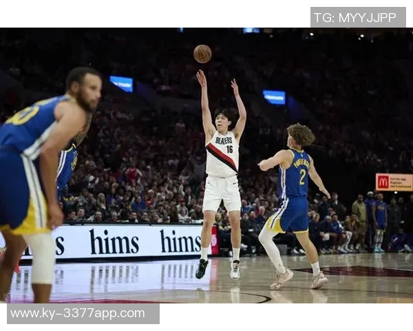 杨瀚森惊叹训练营球队防守如花般伸缩自如的精彩表现 杨瀚森惊叹训练营球队防守如花般伸缩自如的精彩表现