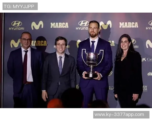 马竞门将奥布拉克荣获24-25赛季萨莫拉奖创生涯第六次获奖佳绩