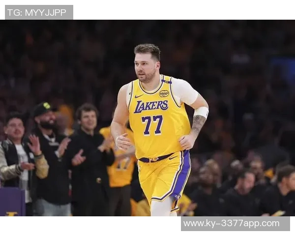 东契奇分析第四节胜利关键:防守连贯与进攻得分双管齐下 东契奇分析第四节胜利关键:防守连贯与进攻得分双管齐下