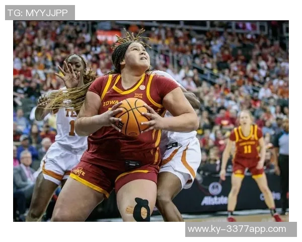 克鲁克斯在NCAA女篮赛中狂砍41分4篮板3助攻展现巨星风采