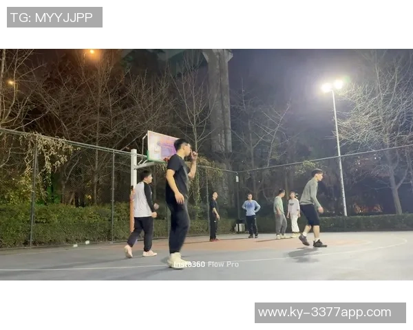 布克与中文布克合影互动投篮视频引发球迷热议